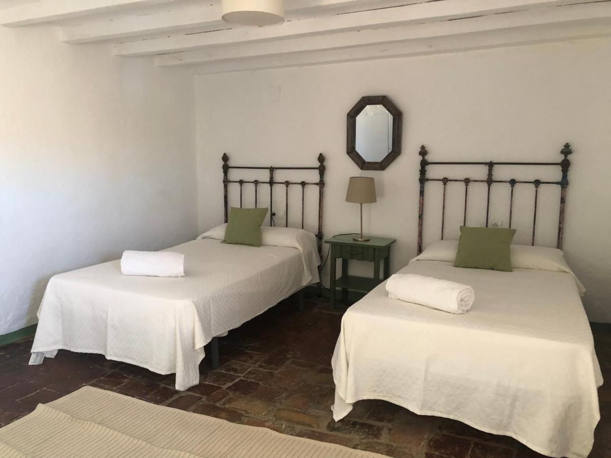 Casa Del Almezo Guest House อัลโมโดวาร์ เดล ริโอ ภายนอก รูปภาพ