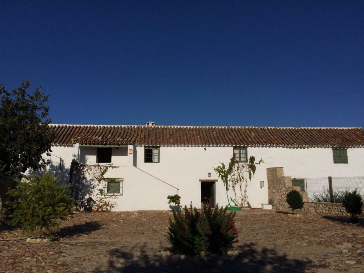 Casa Del Almezo Guest House อัลโมโดวาร์ เดล ริโอ ภายนอก รูปภาพ